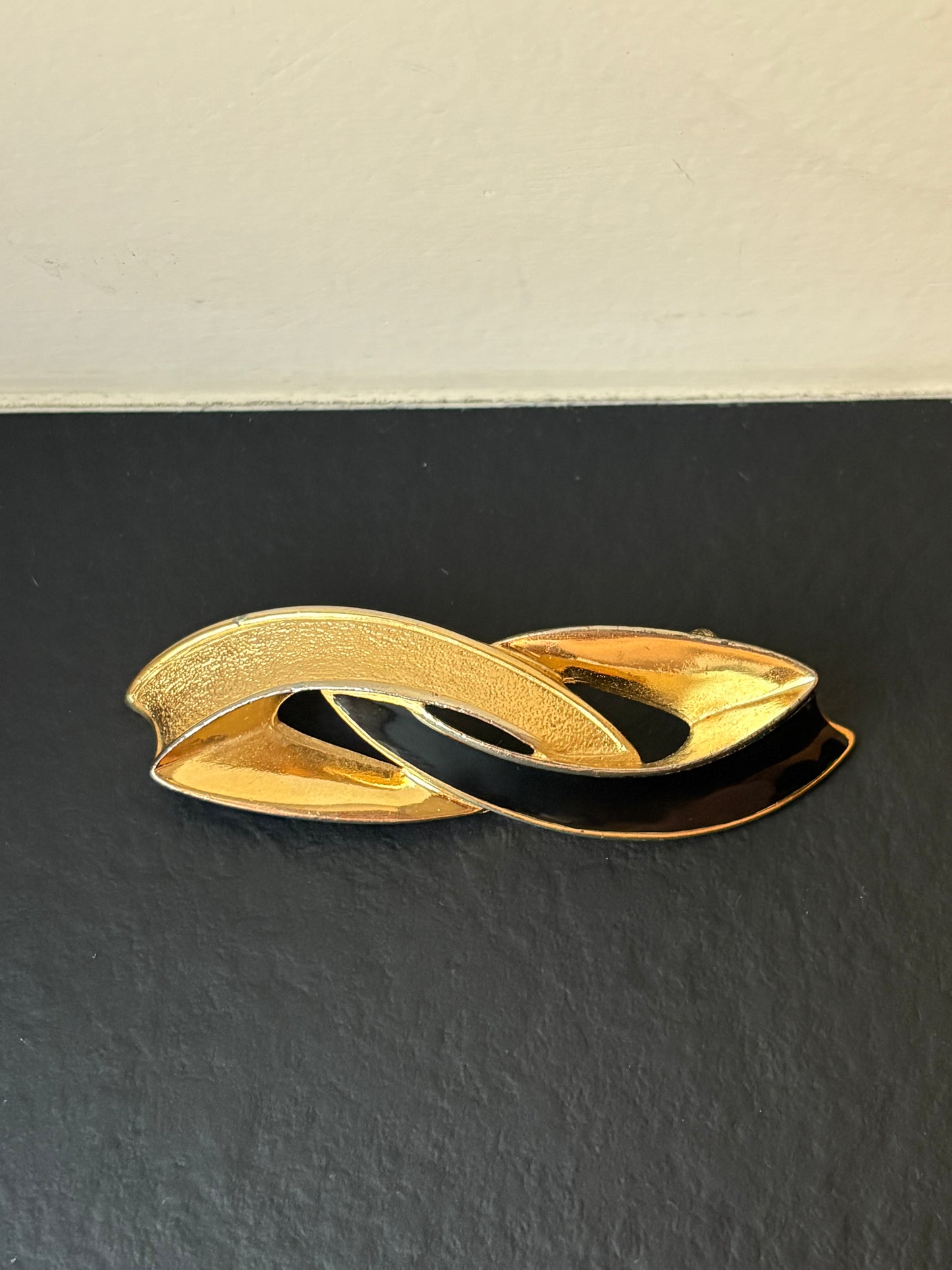 Vintažinė „Givenchy“ sagė