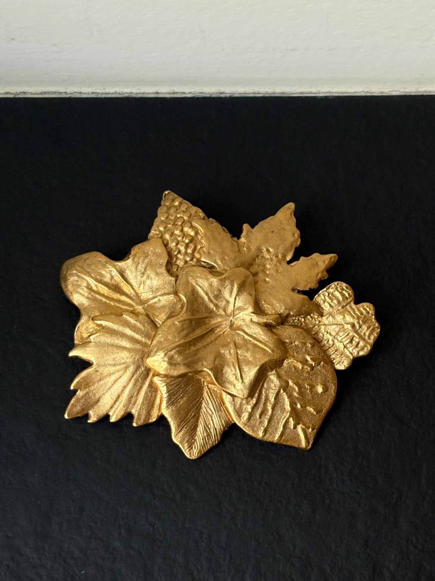 Vintažinė Agatha Paris sagė