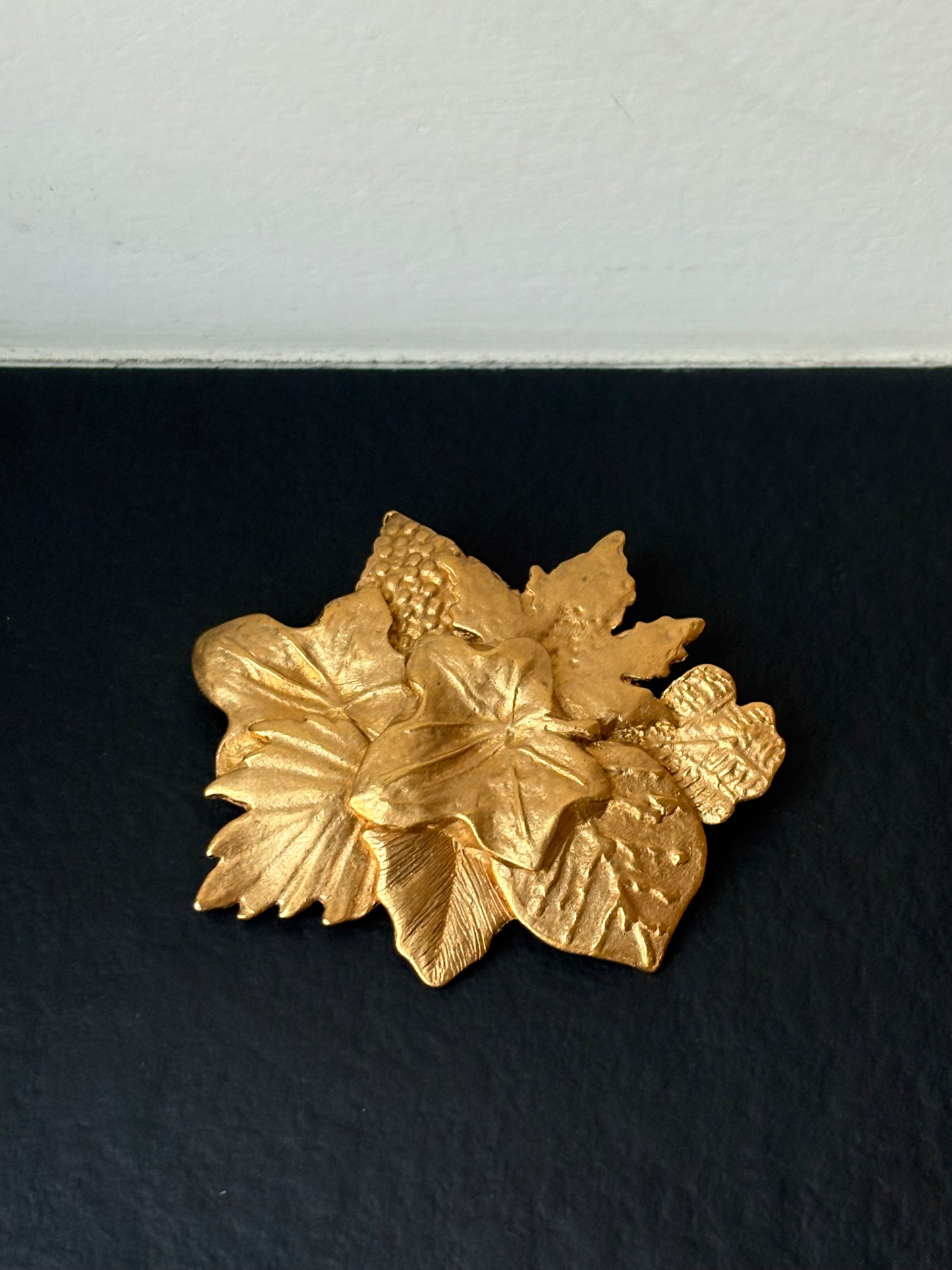 Vintažinė Agatha Paris sagė
