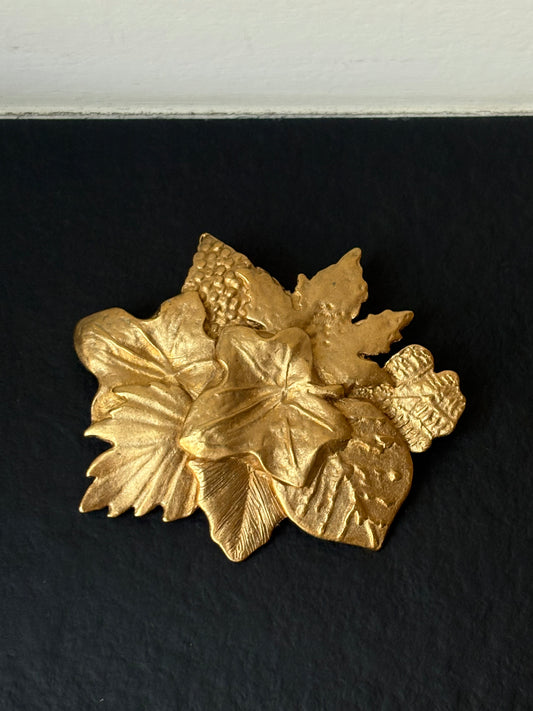 Vintažinė Agatha Paris sagė